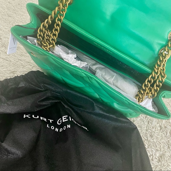 Kurt Geiger XXL Kensington Soft XXL Quilted Bag - Picture 9 of 11